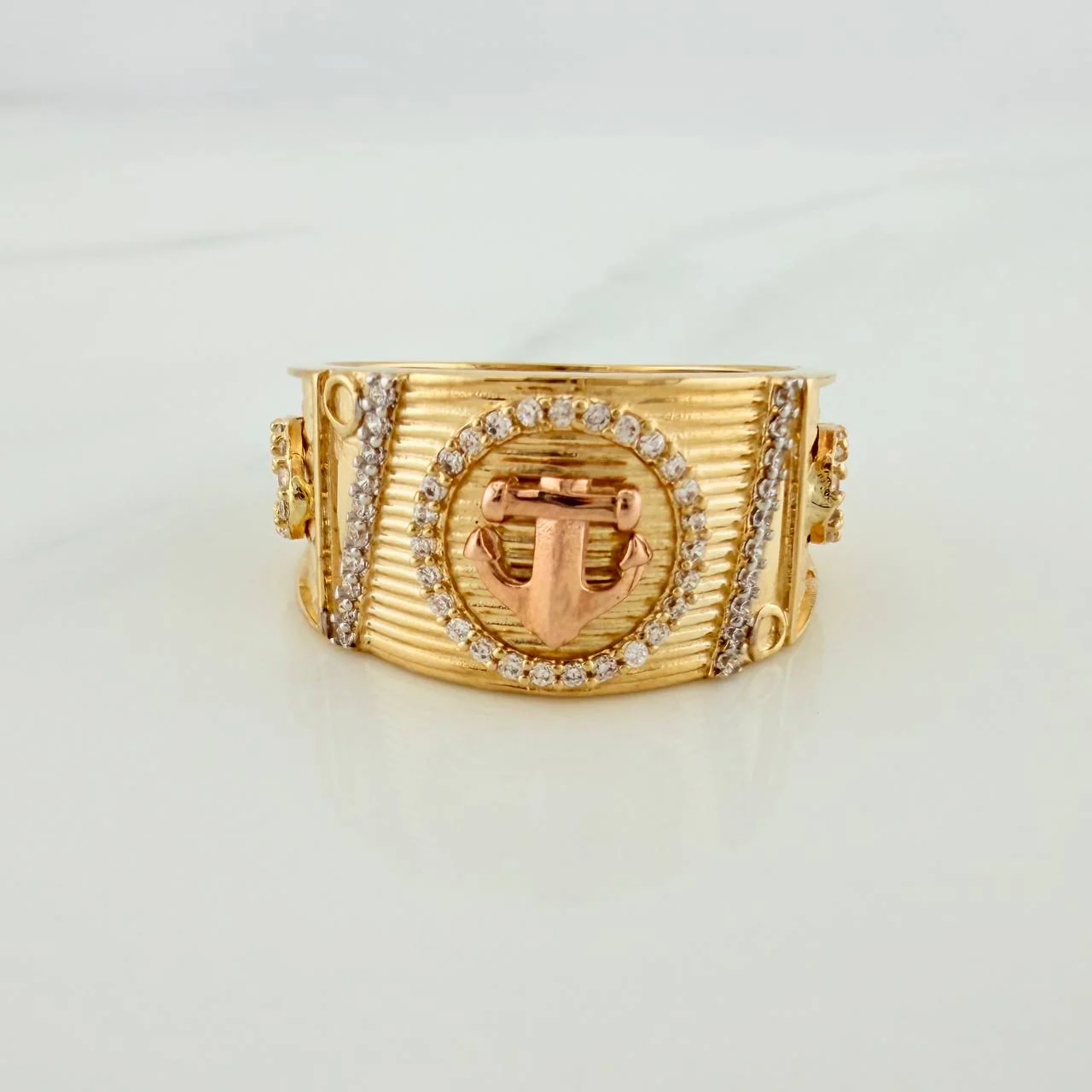 Anillo Ancla 10.5gr / T10 / Tres Oros 18K $