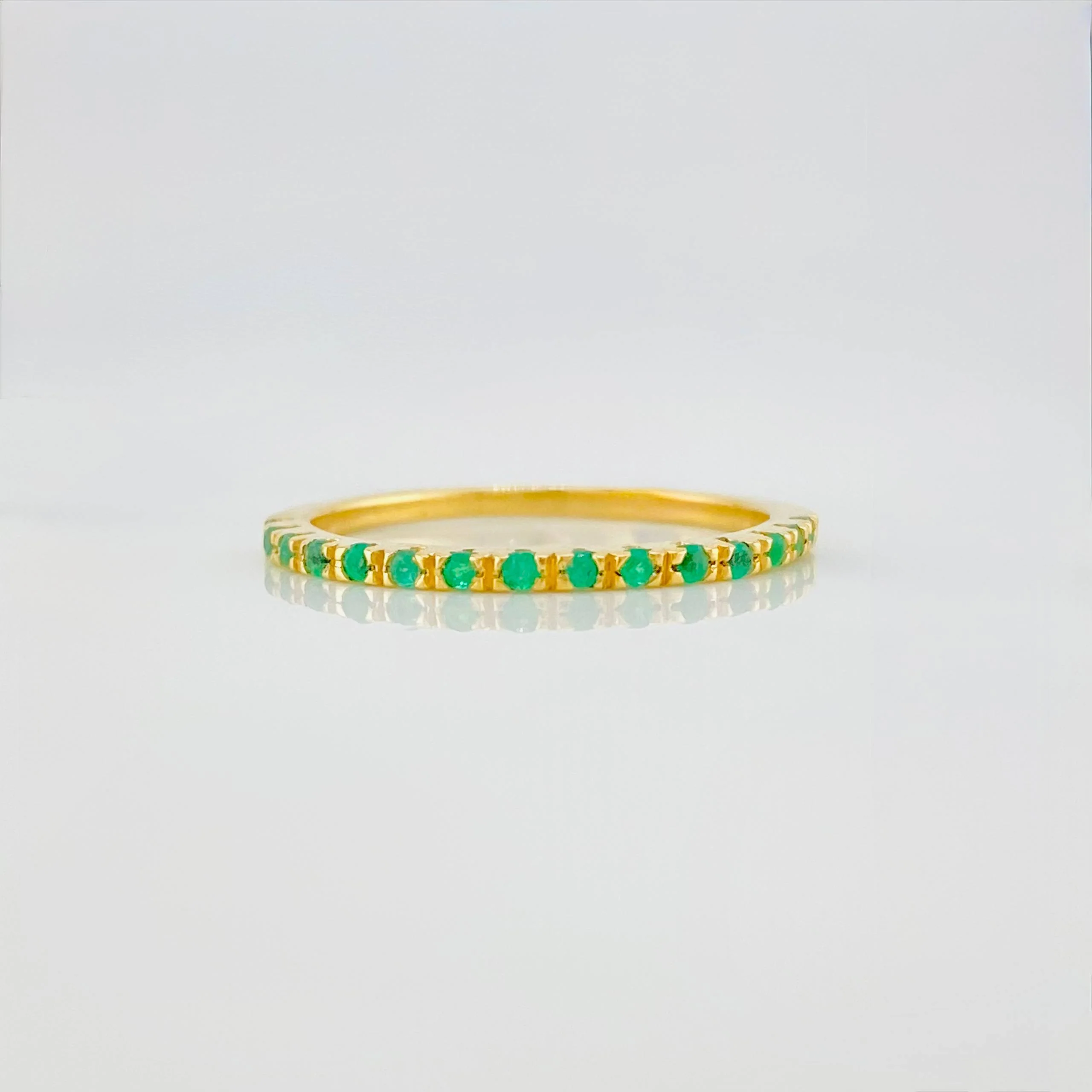 Anillo Churumbela Esmeraldas 15 Pts 1.5 g / T6 Oro Amarillo 18K