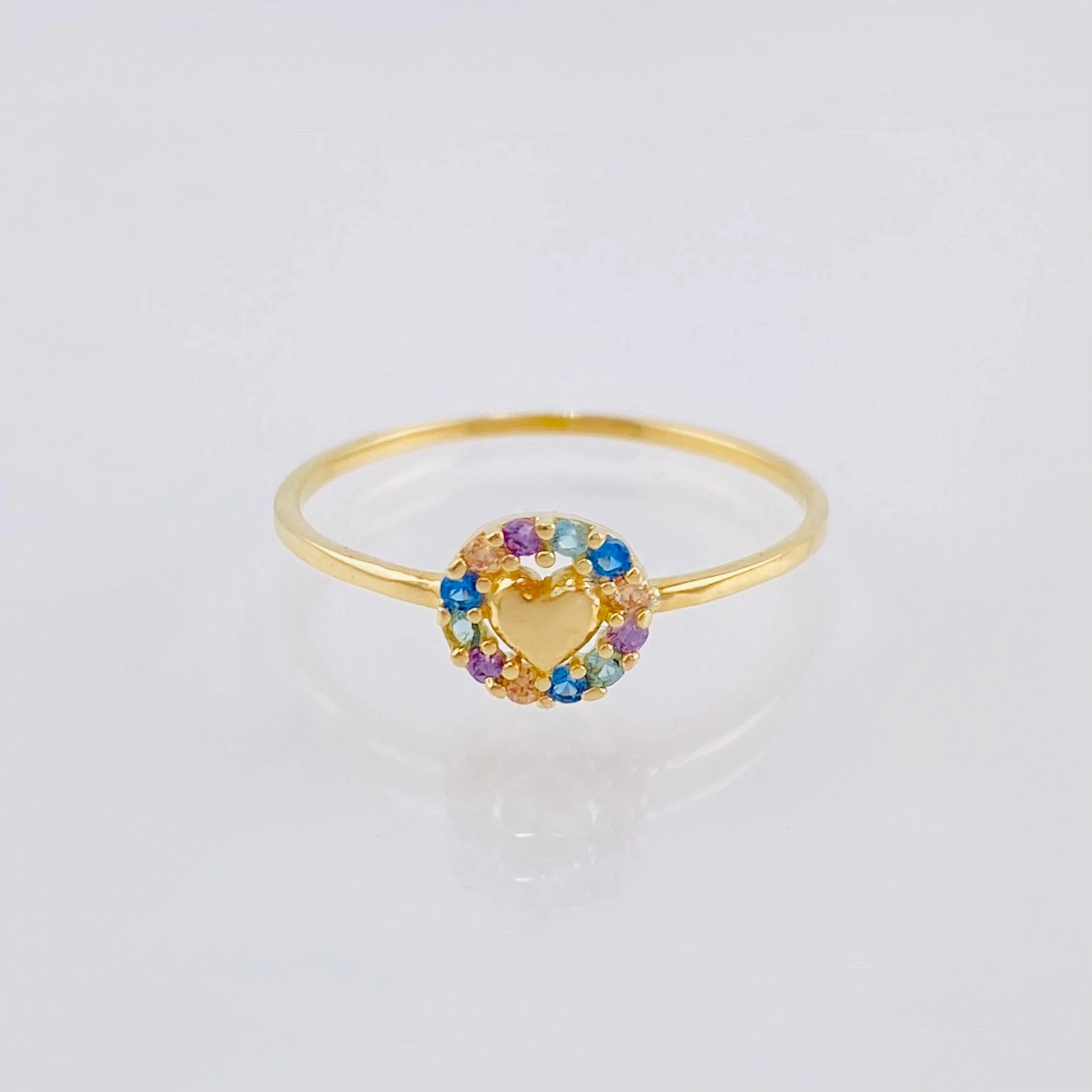 Anillo Circulo Corazón 1.05 g / T7 Oro Amarillo 18K