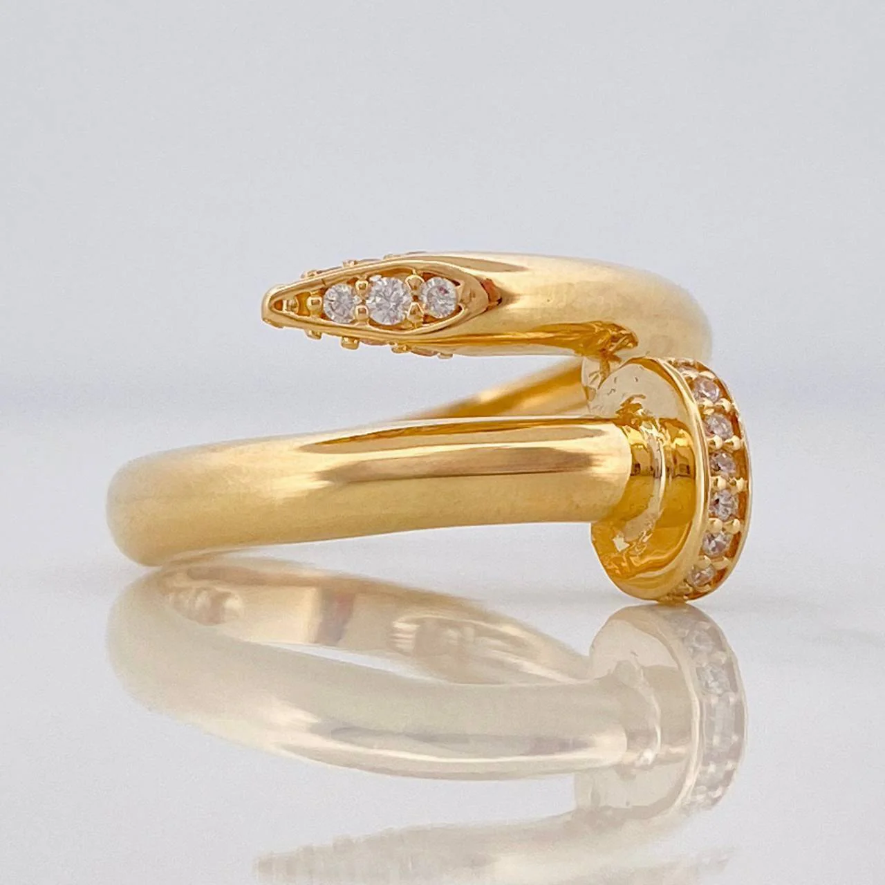 Anillo Clavo 3.9g / T7 Oro Amarillo 18K