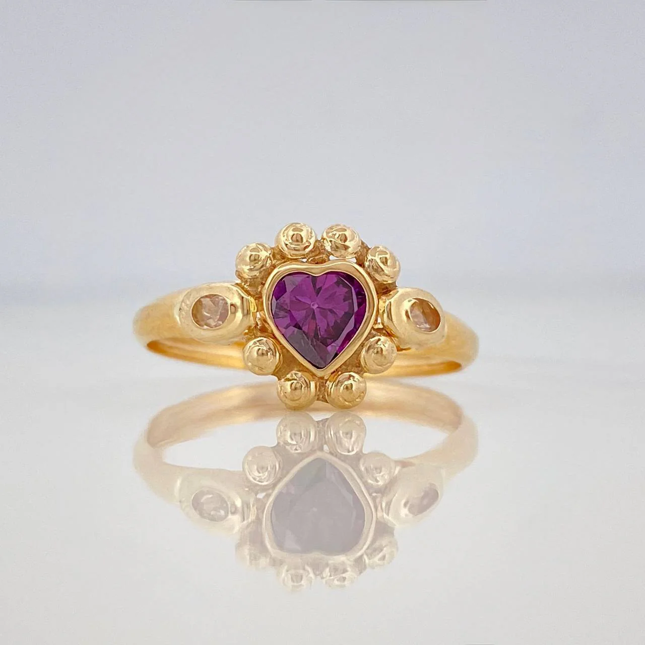 Anillo Corazon 1.7 g / T8 1/2 Oro Amarillo 18K