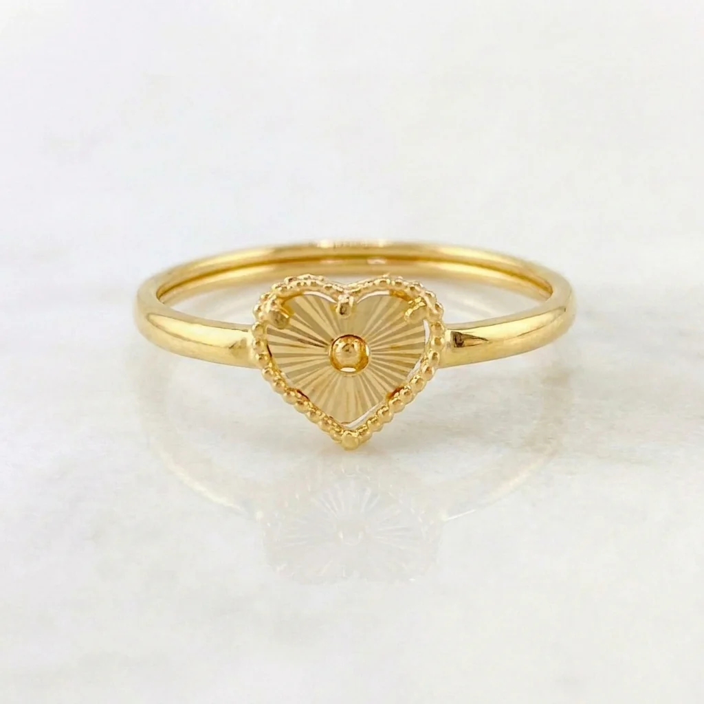 Anillo Corazón Diamantado 1.05 g / T9 Oro Amarillo 18K