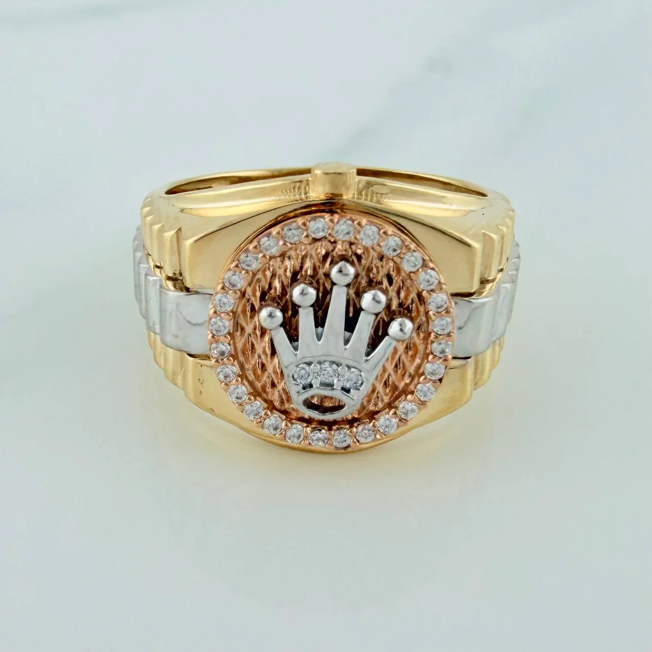 Anillo Corona 7.25gr / T8 1/4 / Tres Oros 18K %