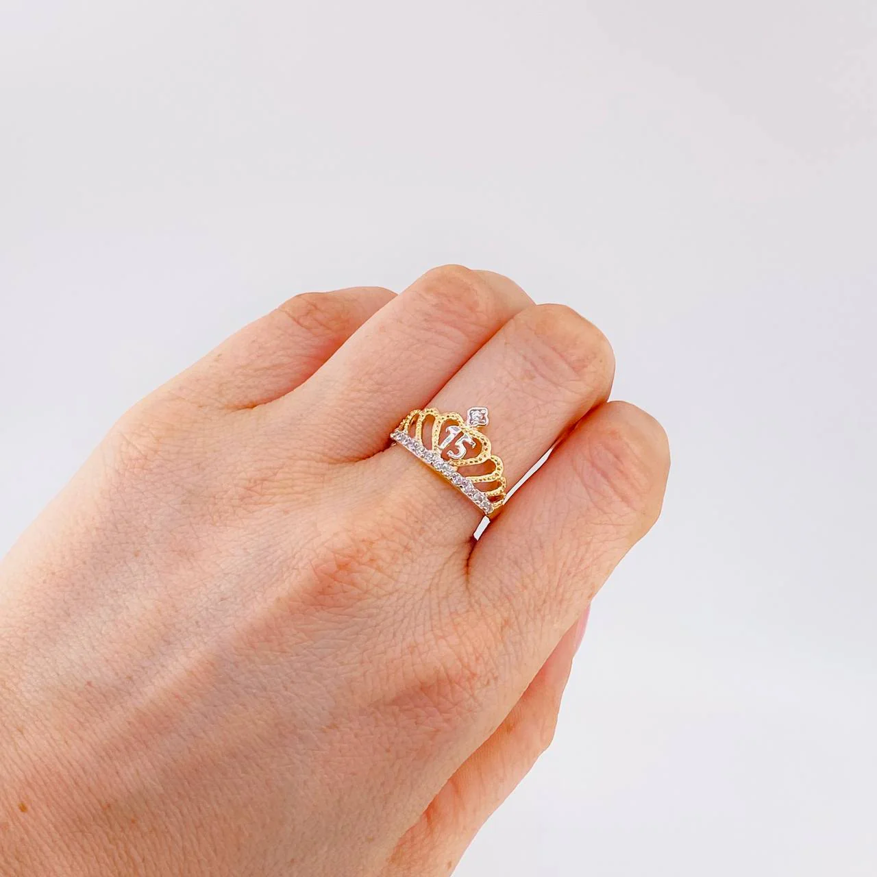 Anillo Corona Corazón Quinces 3.6 g / T6 3/4 Oro Amarillo 18K - Image 4