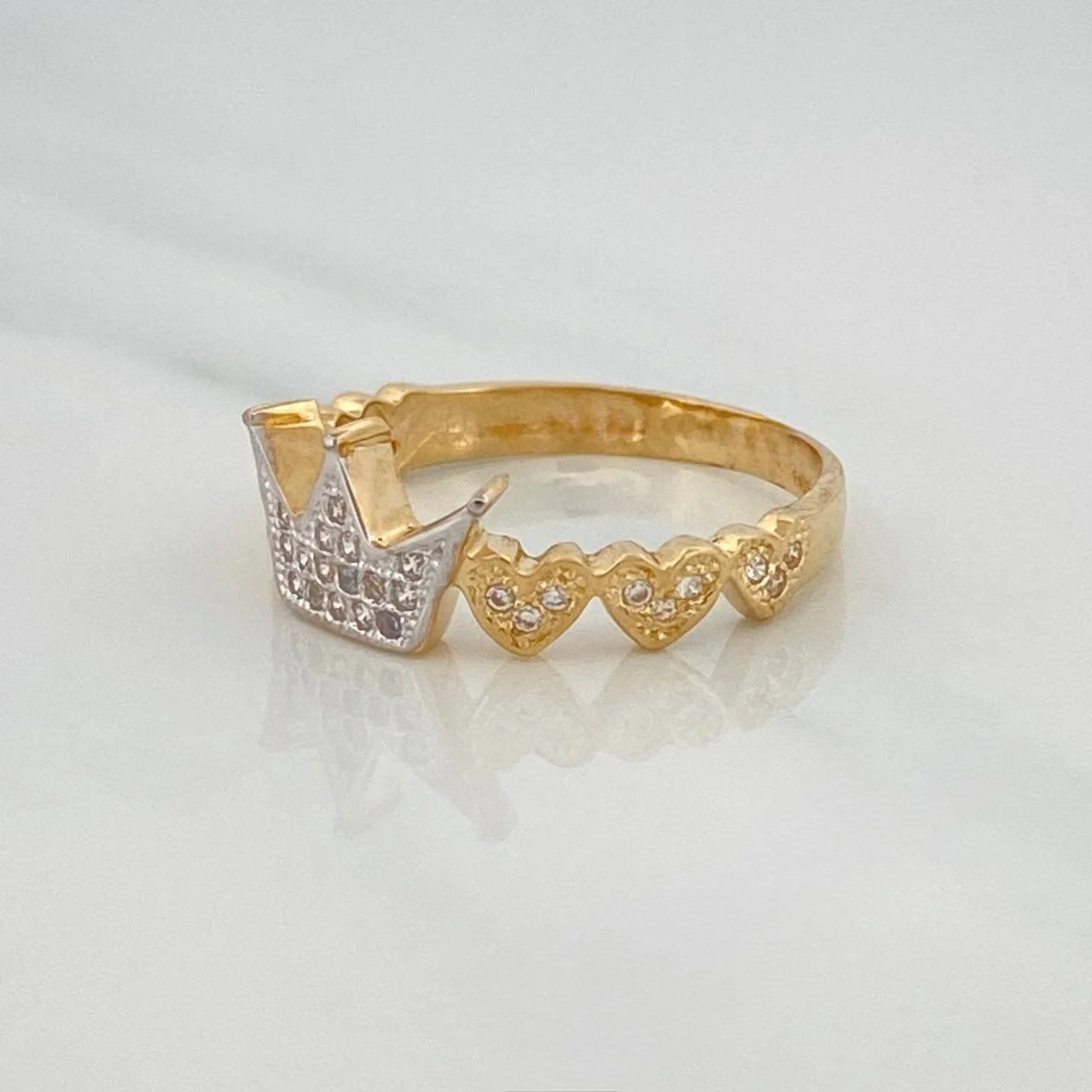 Anillo Corona Corazones 2.85g / T7 1/2 Dos Oros Amarillo Blanco 18K - Image 2