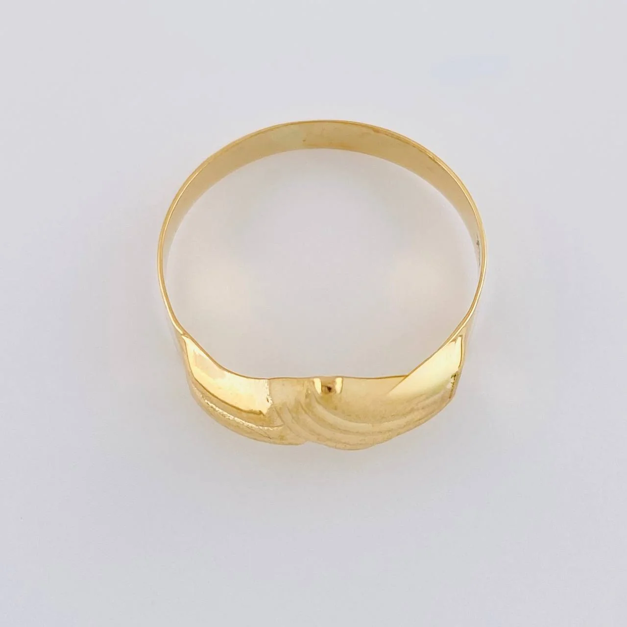 Anillo Curva Enlazada 1.75 g / T7 1/2 Oro Amarillo 18K - Image 3