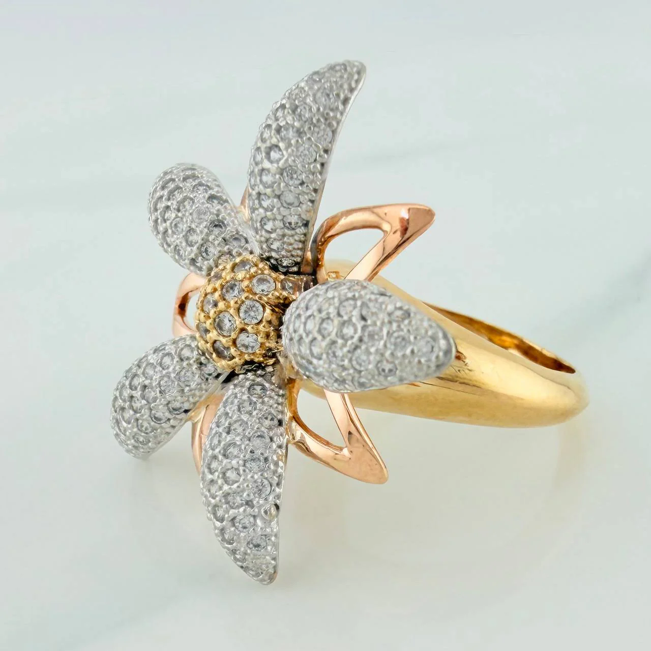 Anillo Flor 9.4gr / T6 1/4 /Tres Oros 18K $ - Image 2