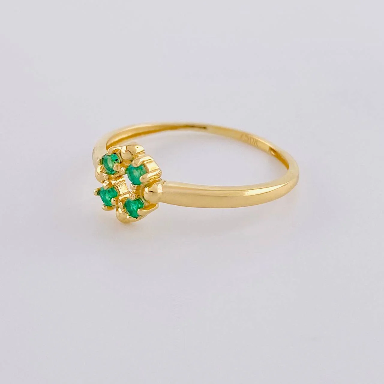 Anillo Flor De Mayo Esmeraldas 1Pts 1.45 g / T7 1/2 Oro Amarillo 18K - Image 3