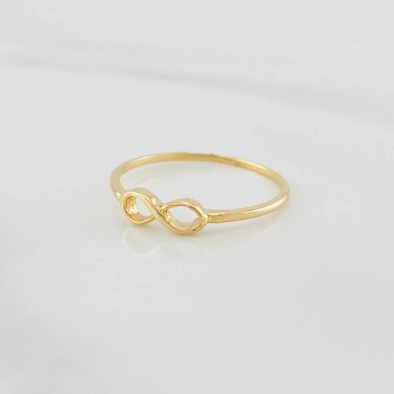 Anillo Infinito 0.85g / T6 1/2 Oro Amarillo 18K - Image 2