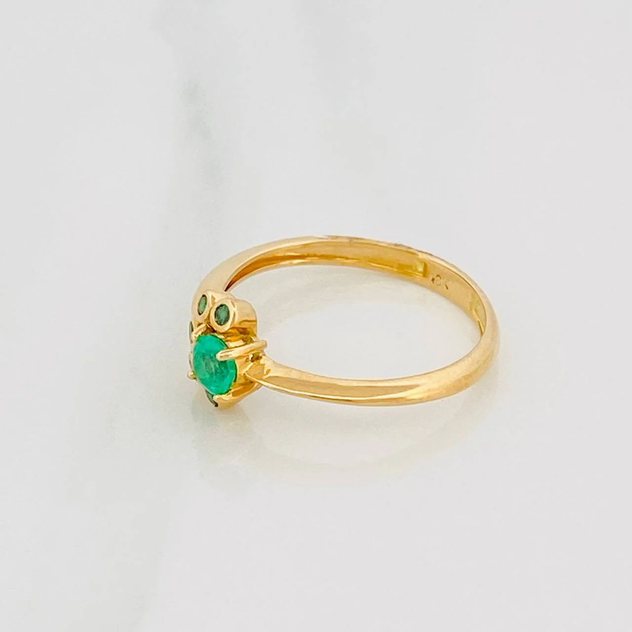 Anillo Lia Esmeraldas 27 pts 2gr / T5 3/4 / Oro Amarillo 18K % - Image 3