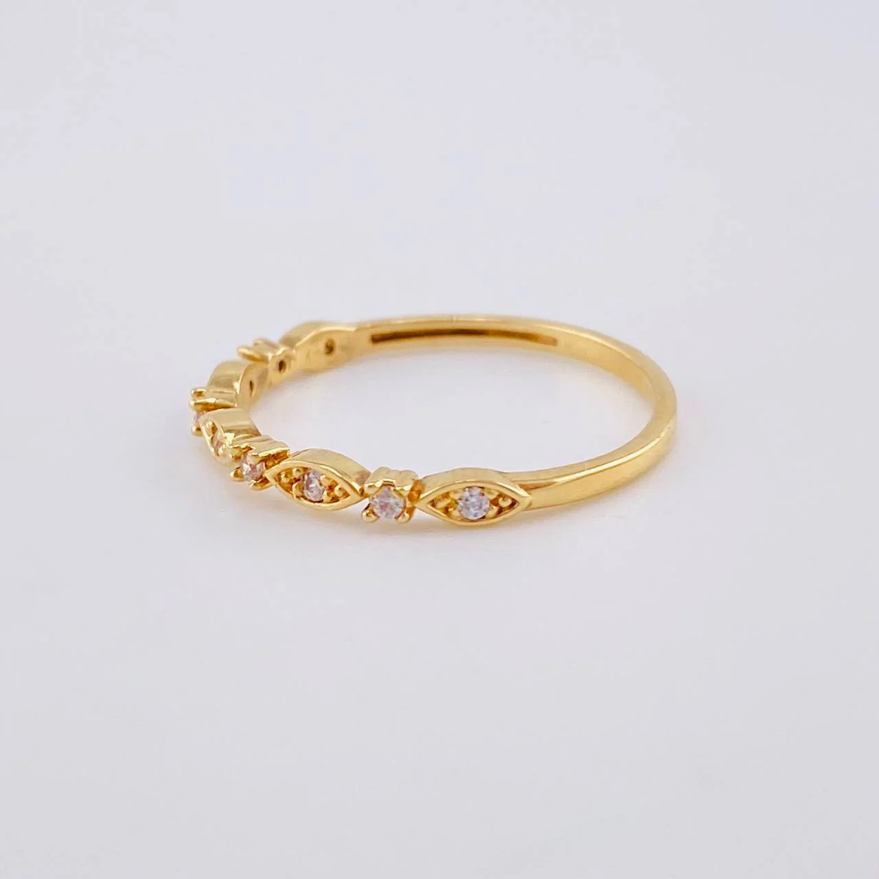 Anillo Linea De Ojos Con Chispa 1.4 g / T7 3/4 Oro Amarillo 18K - Image 2
