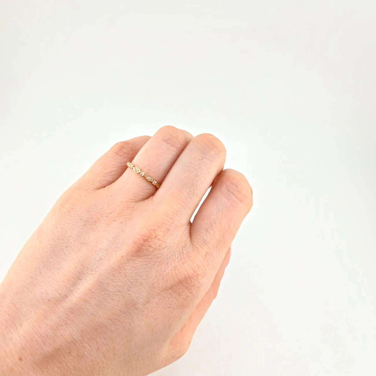 Anillo Linea De Ojos Con Chispa 1.4 g / T7 3/4 Oro Amarillo 18K - Image 4