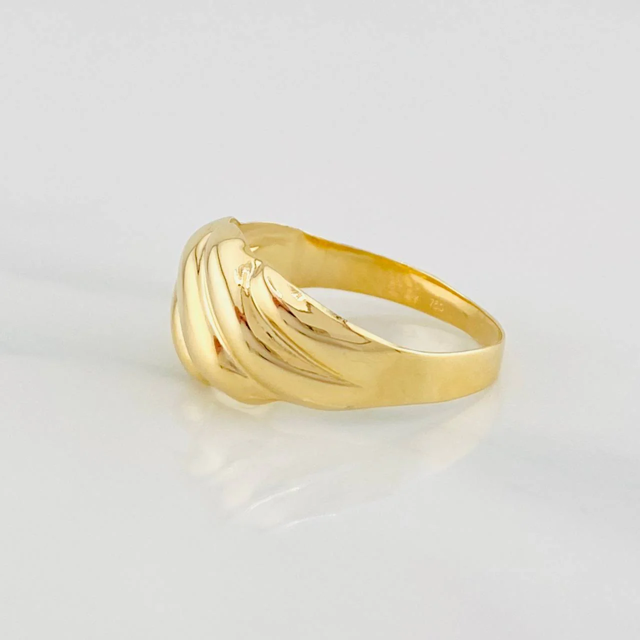 Anillo Olas 1.9g / T7 1/4 Oro Amarillo 18K - Image 2