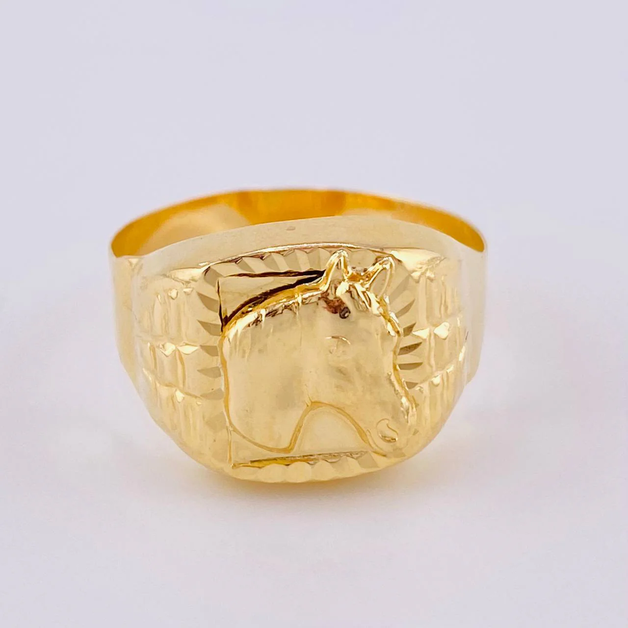 Anillo Sello Caballo Imperial 3.35 g / T11 Oro Amarillo 18K