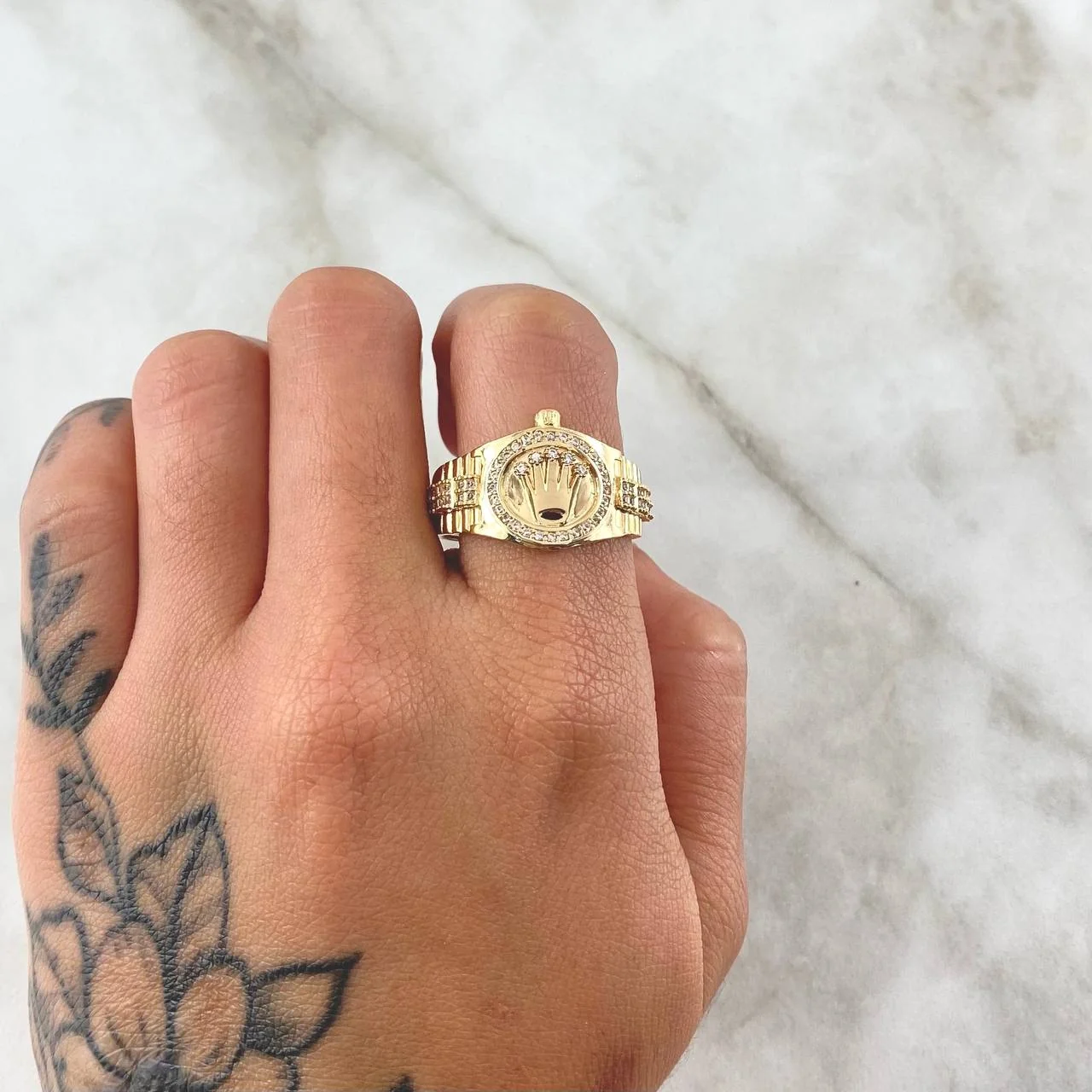 Anillo Sello Corona RX 7.45gr / T10 / Circones Blancos Oro Amarillo 18K © - Image 4