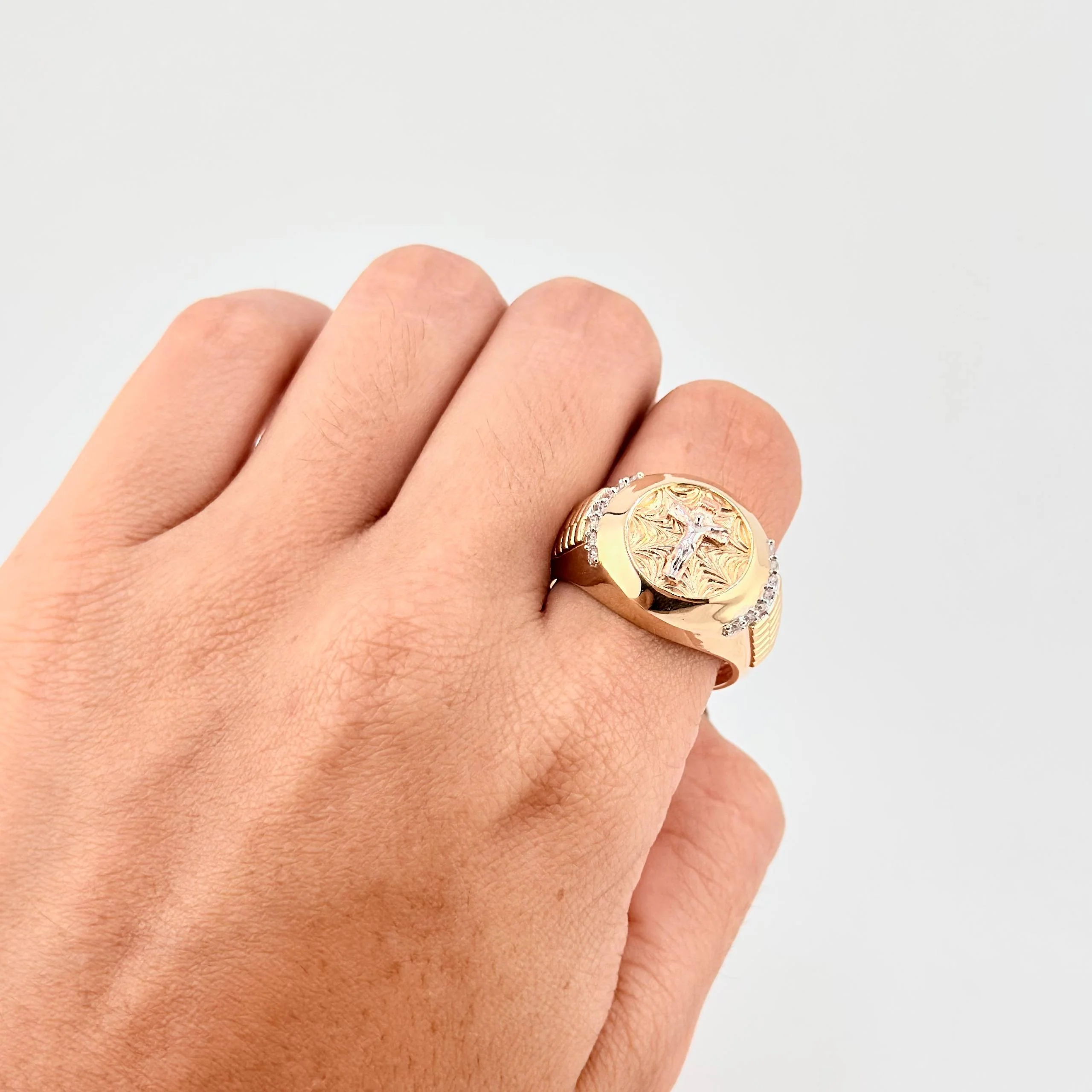 Anillo Sello Cruz Cristo 14.6g / T11 1/2 Tres Oros 18K - Image 4