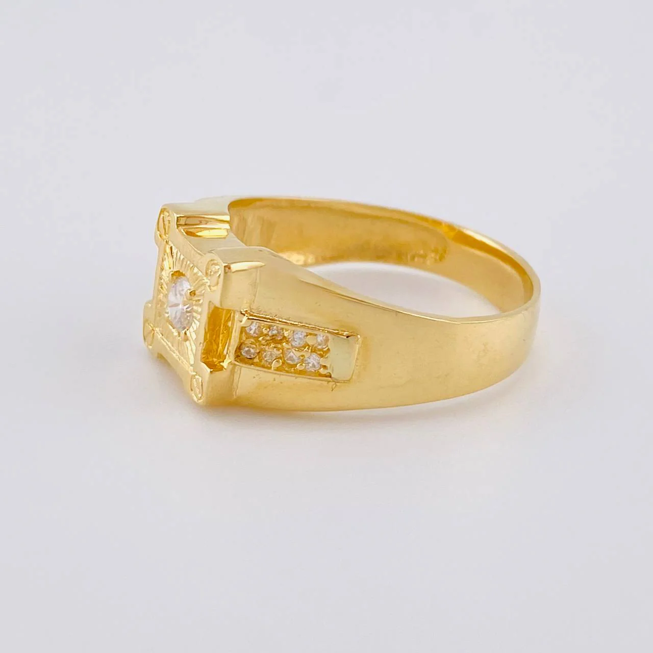 Anillo Sello Cuadrado Basteado 5.55 g / T10 Oro Amarillo 18K - Image 2