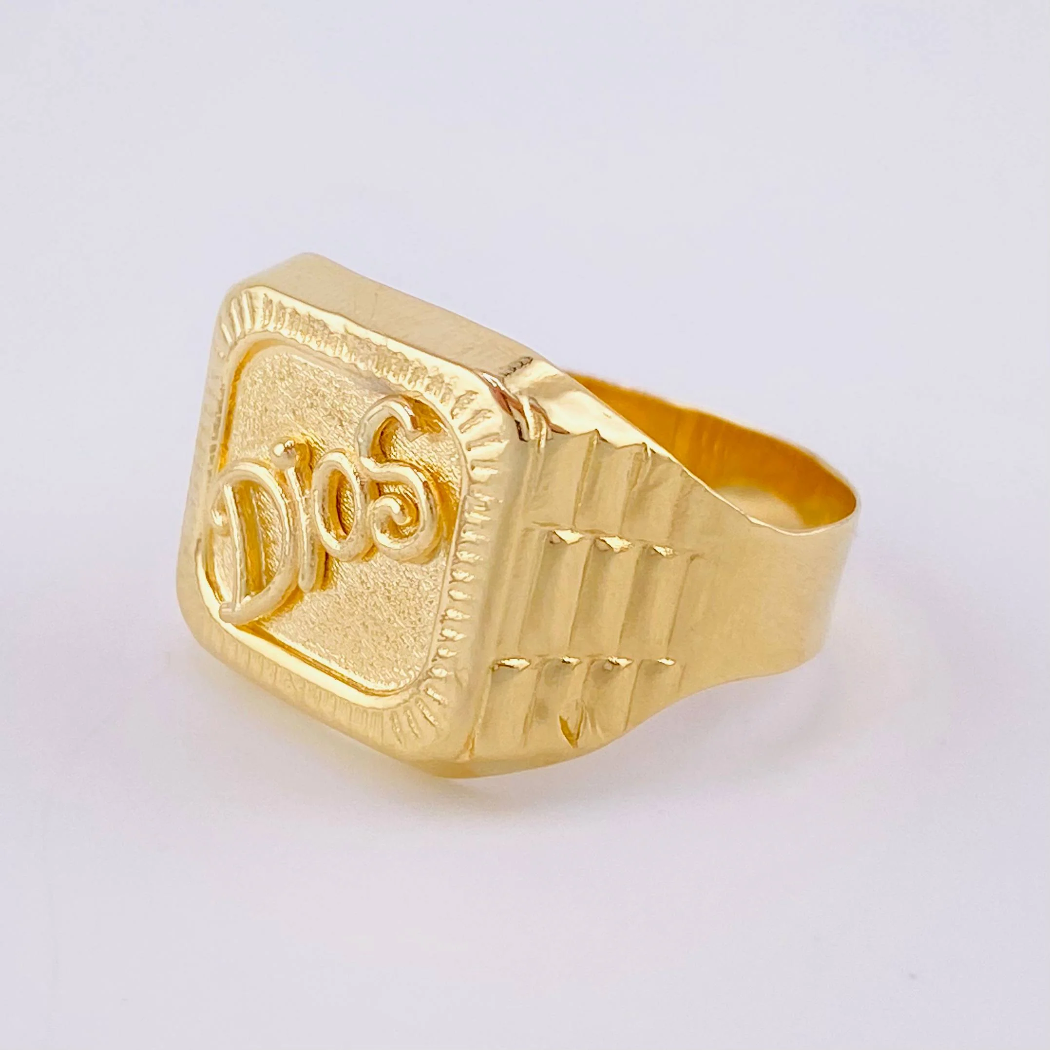 Anillo Sello Dios 3.45g / T8 1/2 Oro Amarillo 18K - Image 3