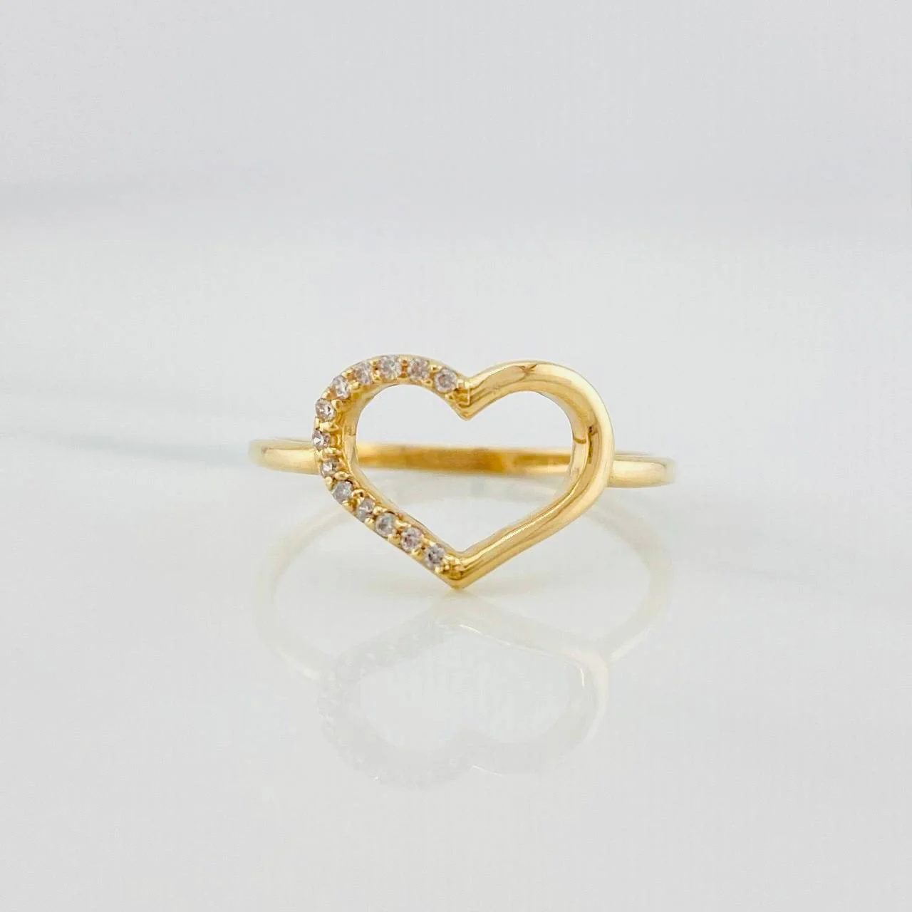Anillo Silueta Corazón 1.45g / T4 1/4 Oro Amarillo 18K