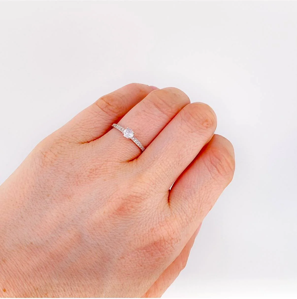Anillo Solitario 1.55 g / T6 3/4 Oro Blanco 18K - Image 4