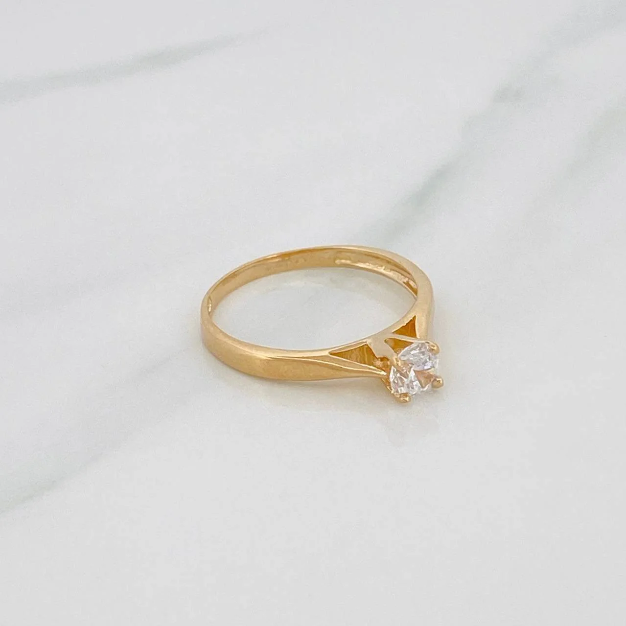 Anillo Solitario 1.8 g / T6 Oro Amarillo 18K - Image 3