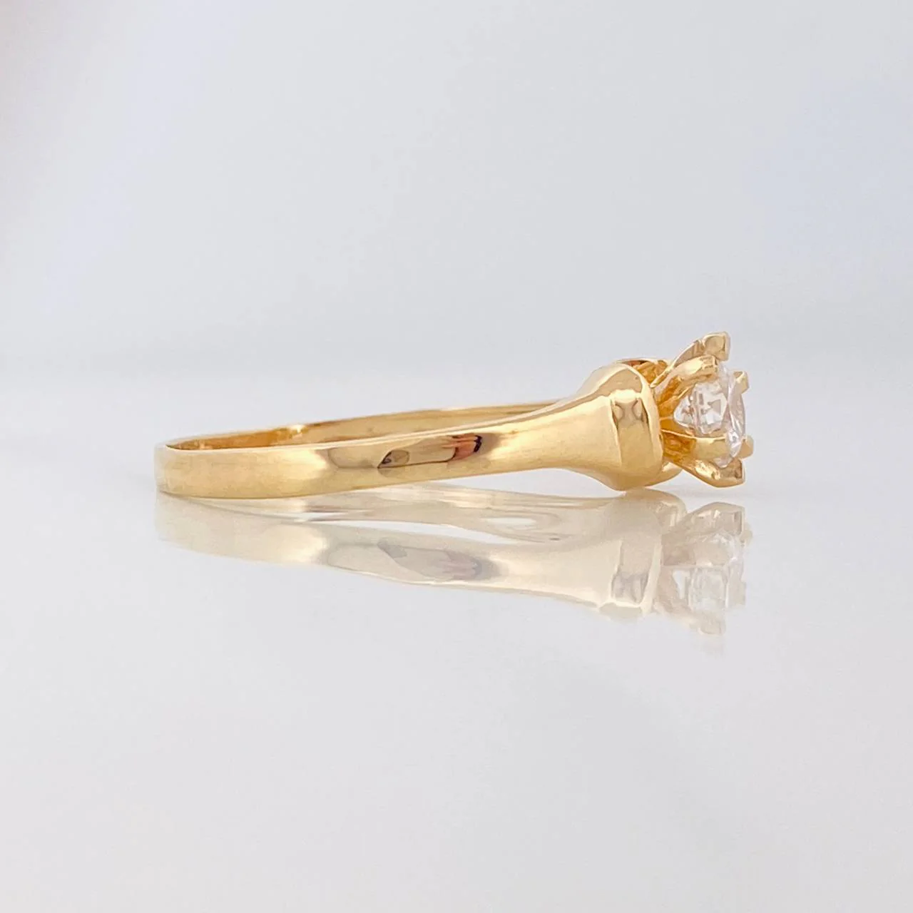 Anillo Solitario 2.05g / T7 3/4 Oro Amarillo 18K - Image 3