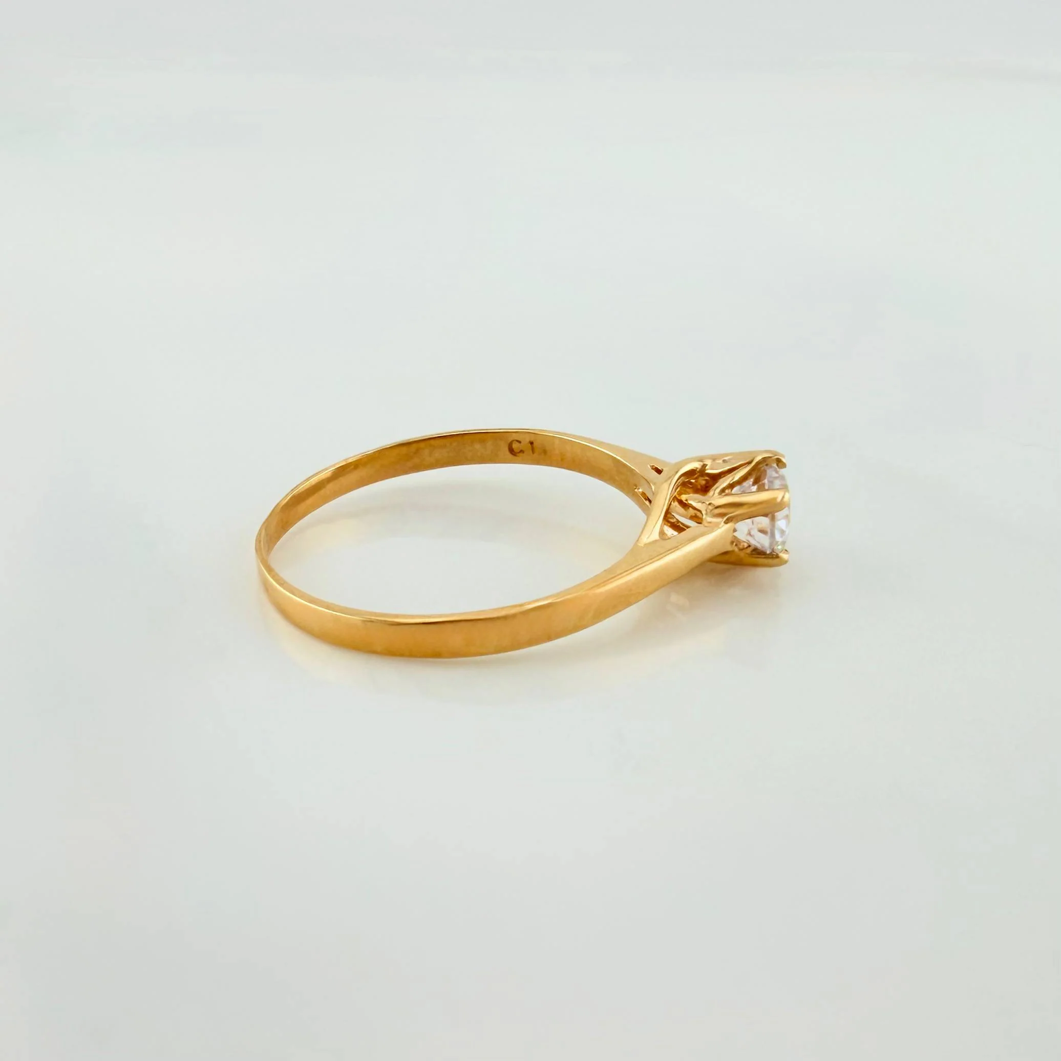 Anillo Solitario 2.1g / T7 1/4 Oro Amarillo 18K - Image 4