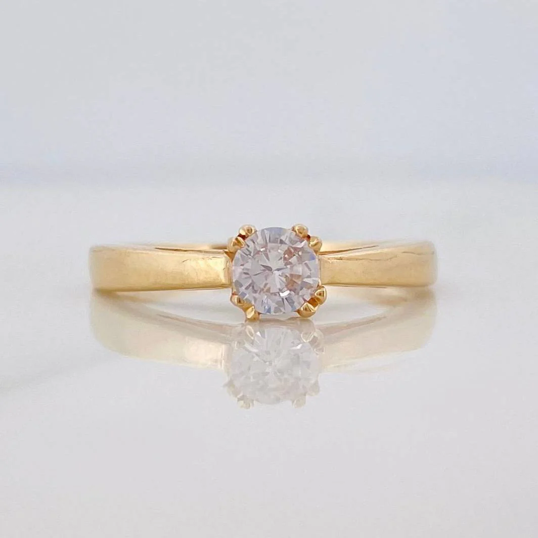 Anillo Solitario 2.4 g / T7 Oro Amarillo 18K