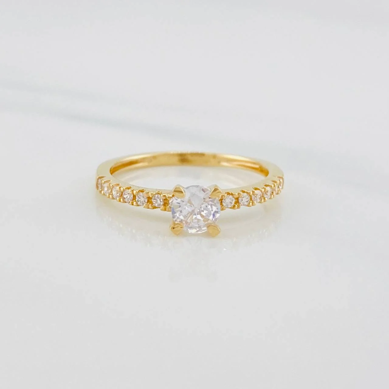 Anillo Solitario Carril Corazones 2.4g / T6 3/4 Dos Oros Amarillo Blanco 18K