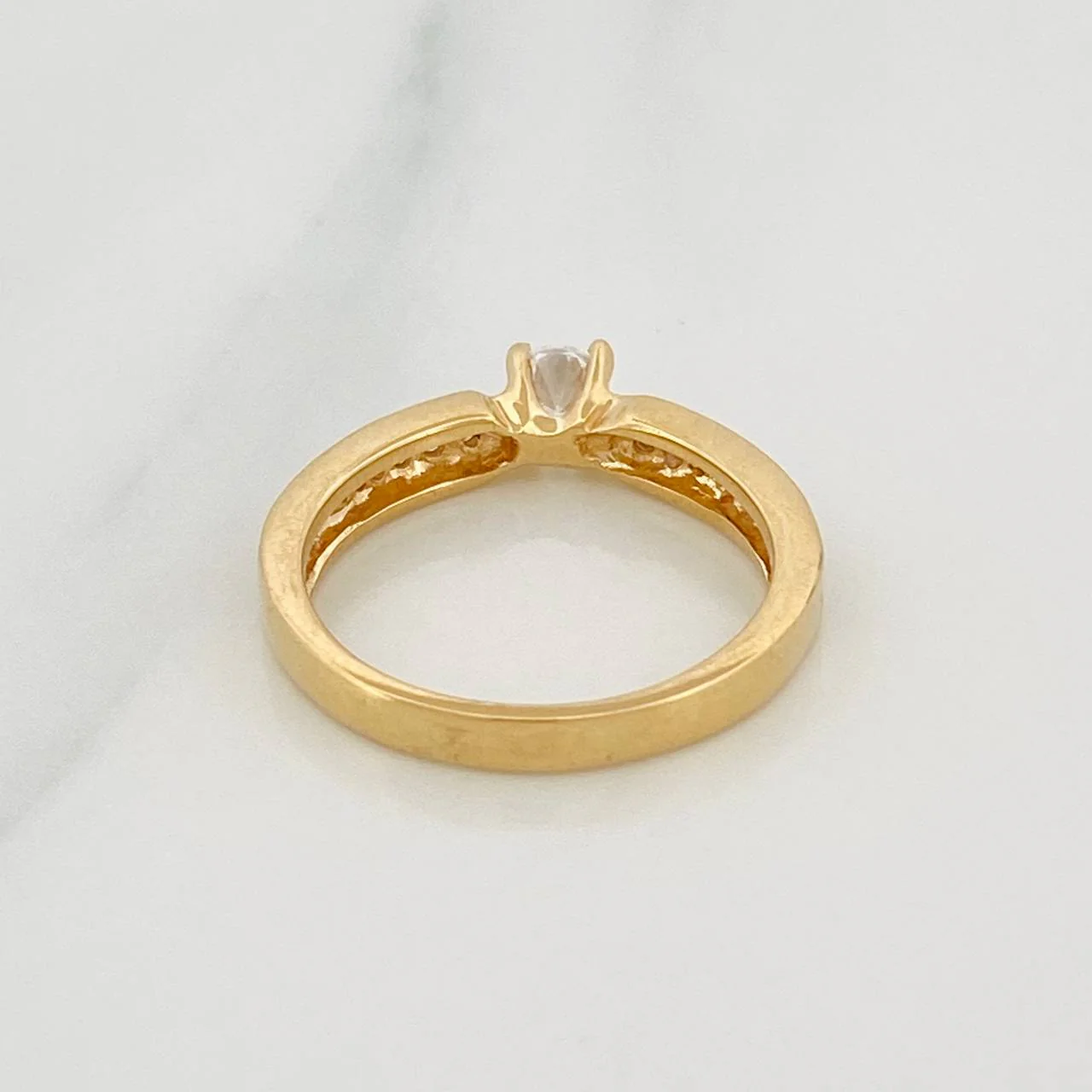 Anillo Solitario Churumbela 3.4g / T6 Oro Amarillo 18K - Image 3