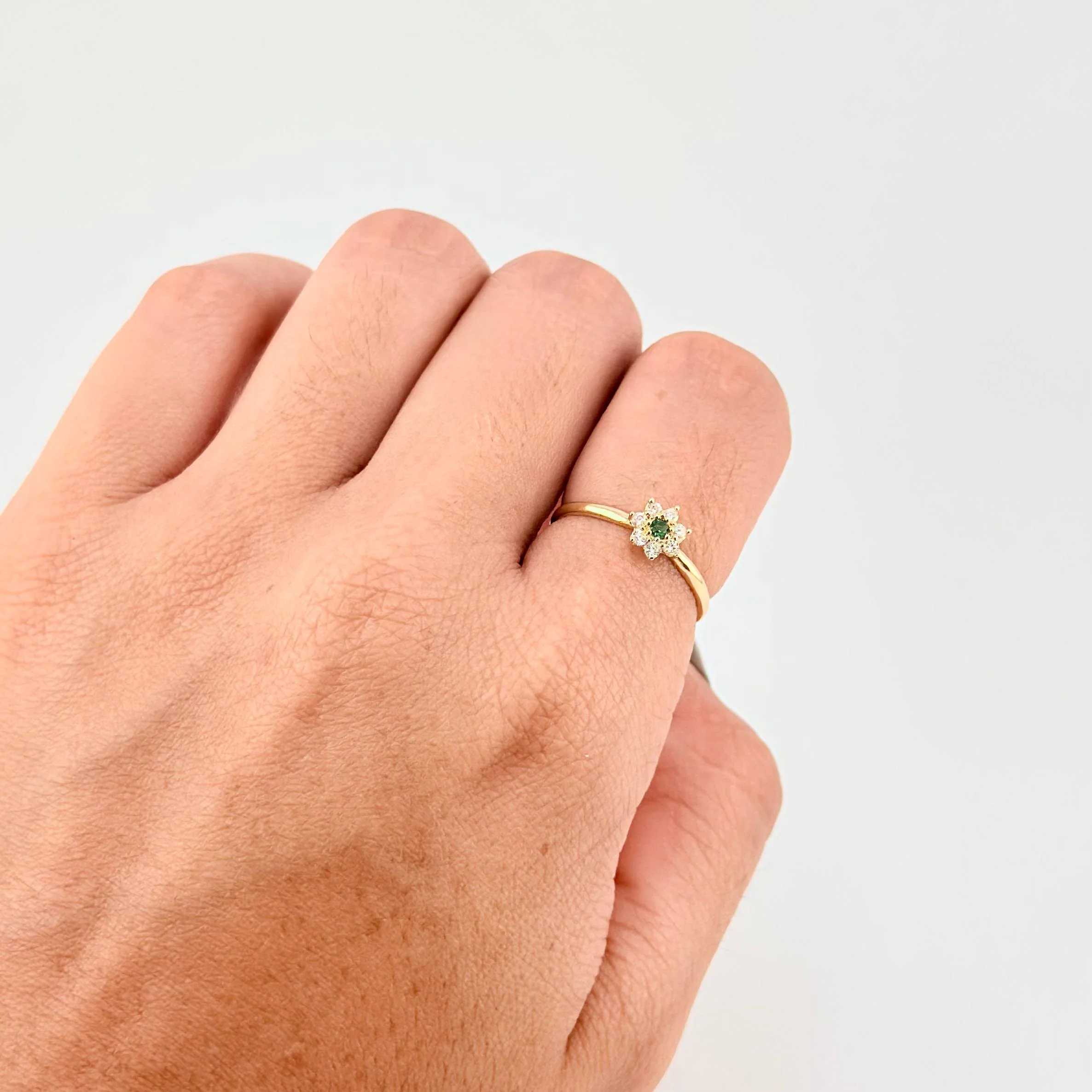 Anillo Solitario Flor 7 Petalos 1.3g / T6 Oro Amarillo 18K - Image 4