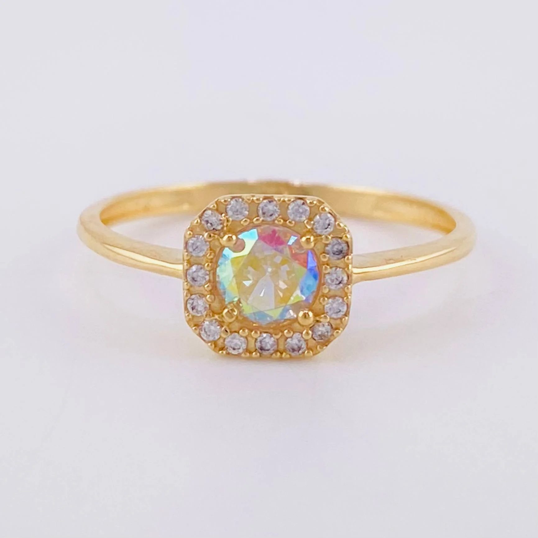 Anillo Solitario Halo Cuadrado 1.9 g / T7 1/4 Oro Amarillo 18K