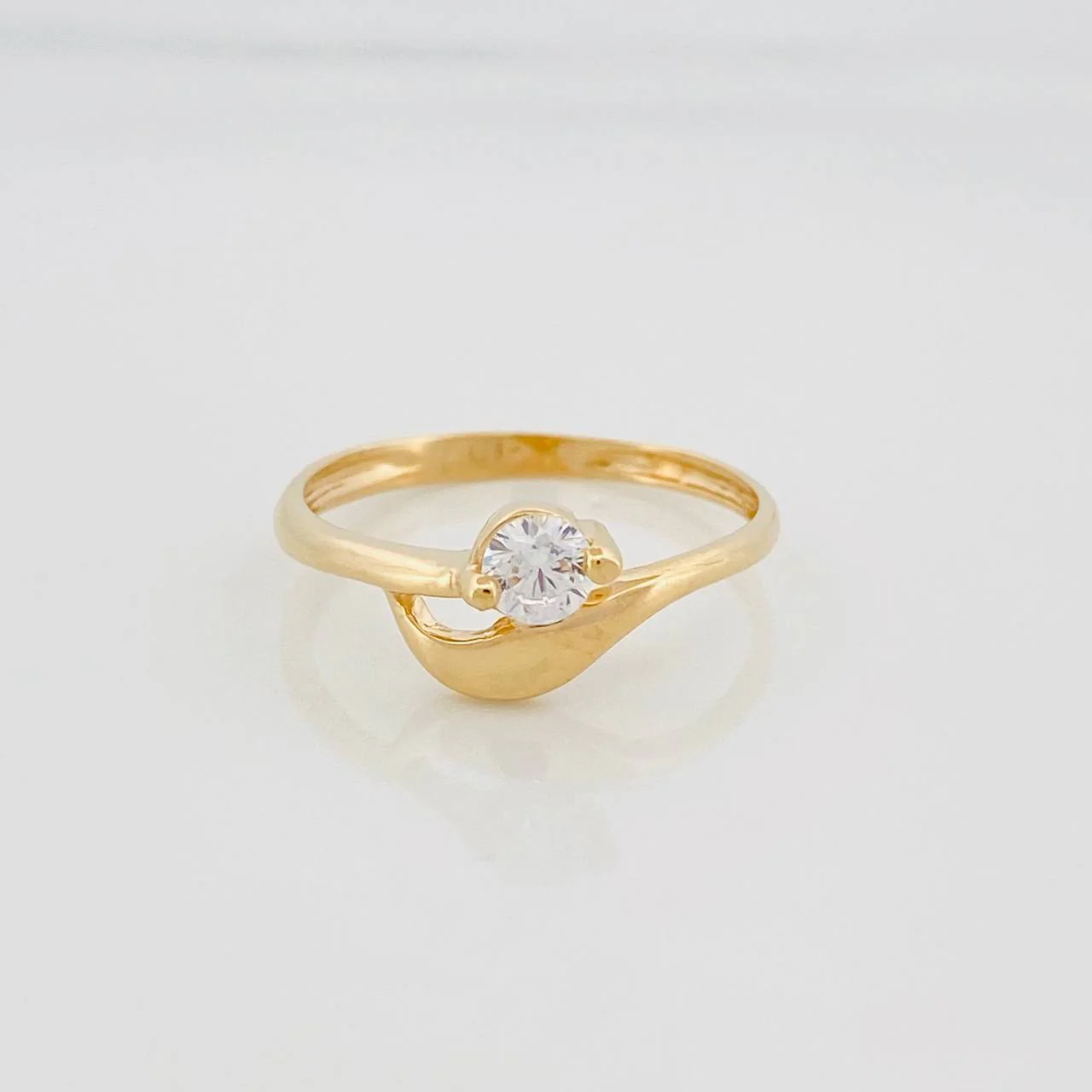 Anillo Solitario Ola 1.9 g / T7 Oro Amarillo 18K