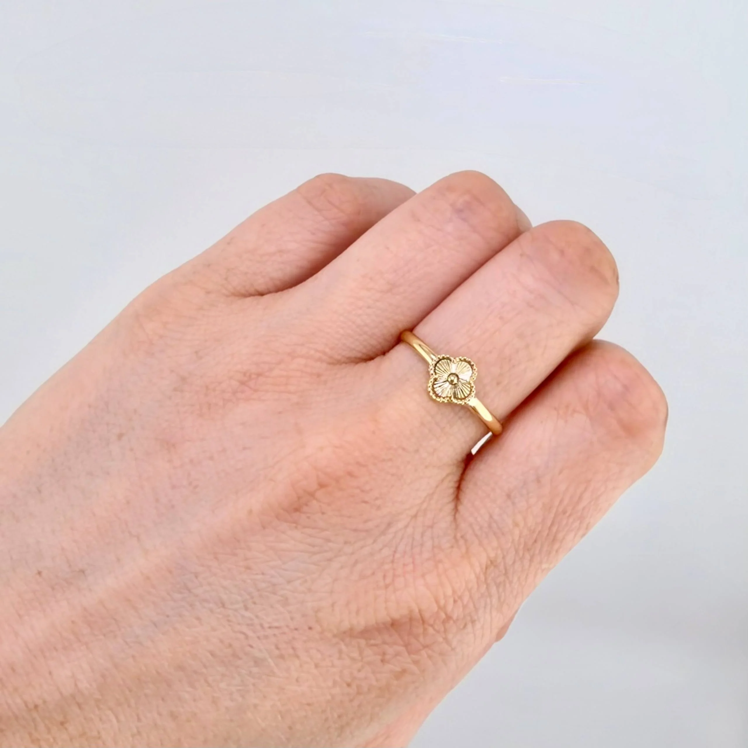 Anillo Trebol Diamantado 1.1gr / T8 1/4 / Oro Amarillo Nac.Esp. 18K © - Image 4