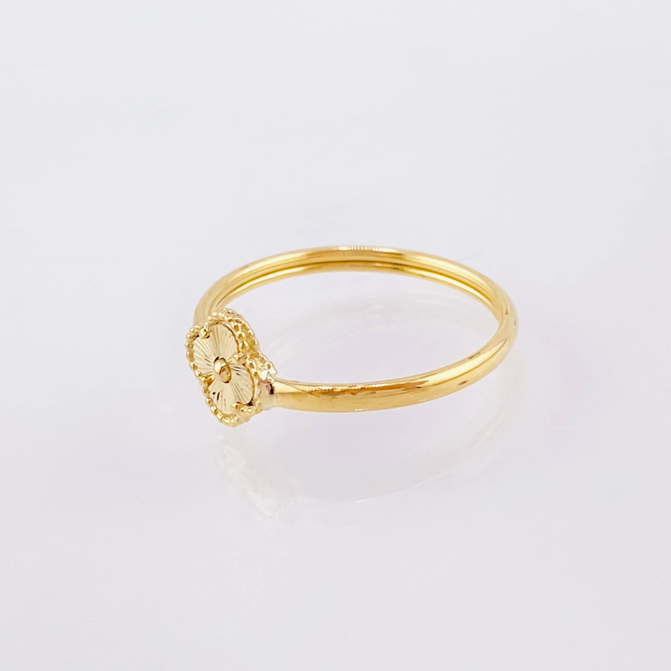Anillo Trebol Diamantado 1.1gr / T8 / Oro Amarillo Nac.Esp. 18K - Image 3