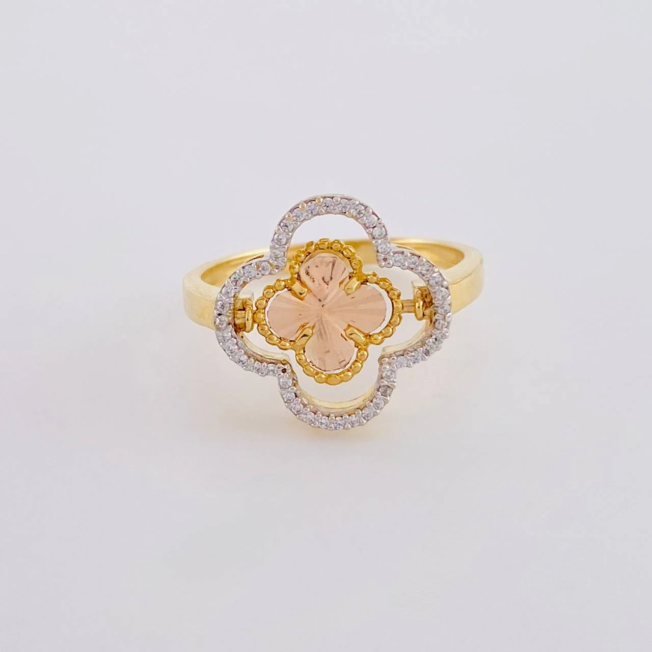 Anillo Trébol Móvil 3.8 g / T7 3/4 Tres Oros 18K