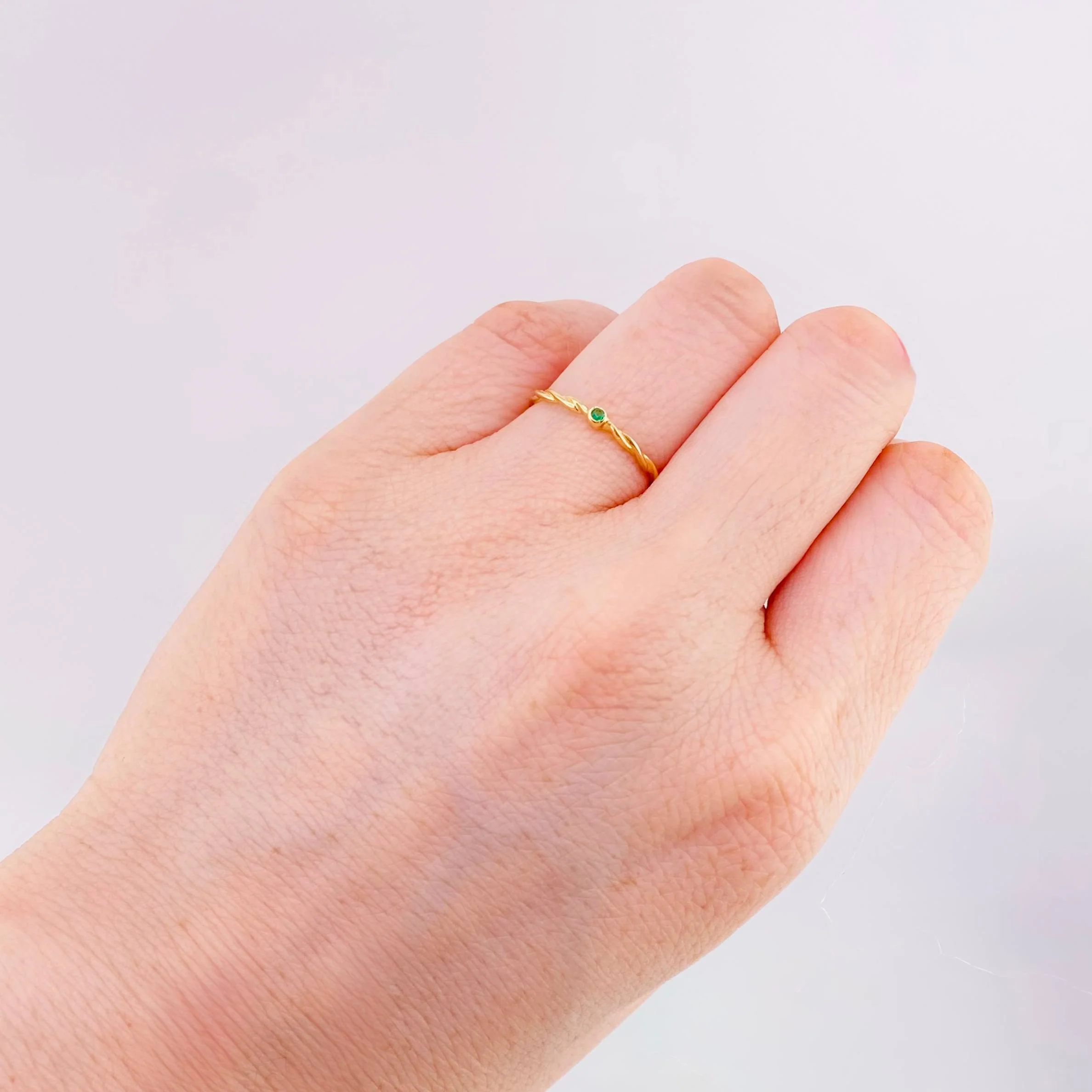 Anillo Trenzado Esmeralda 1pts 0.95gr / T6 3/4 / Oro Amarillo 18K * - Image 4