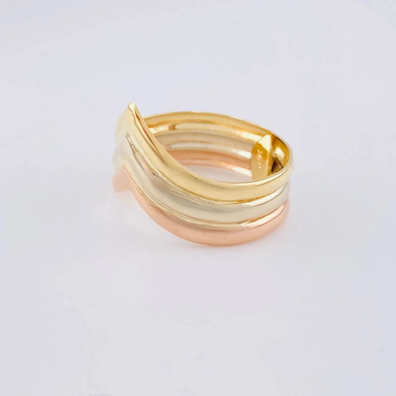 Anillo Tres Lineas Entrelazadas 1.85 g / T5 Tres Oros 18K - Image 2