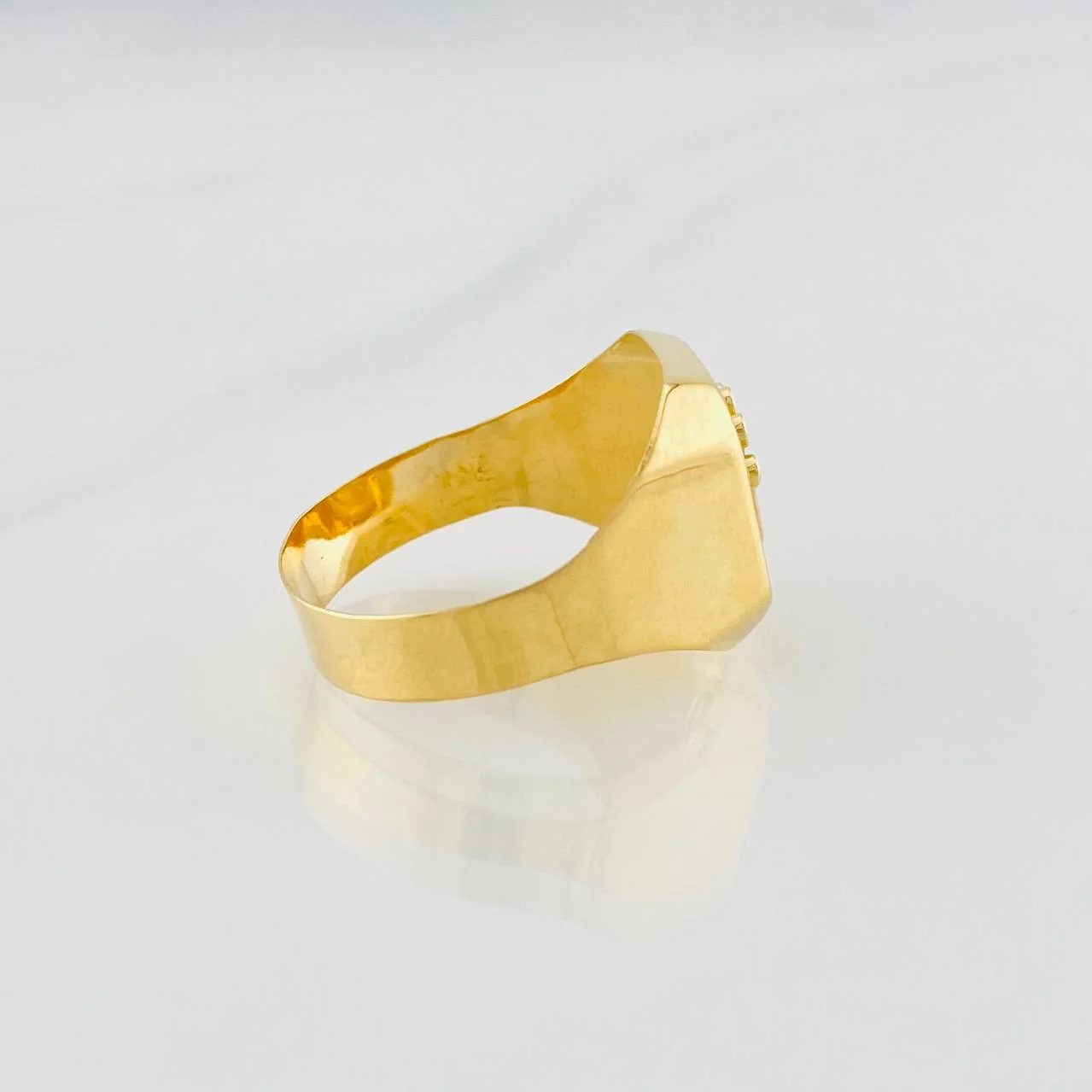 Anillo Virgen de Guadalupe 3.35g / T8 Oro Amarillo 18K - Image 4
