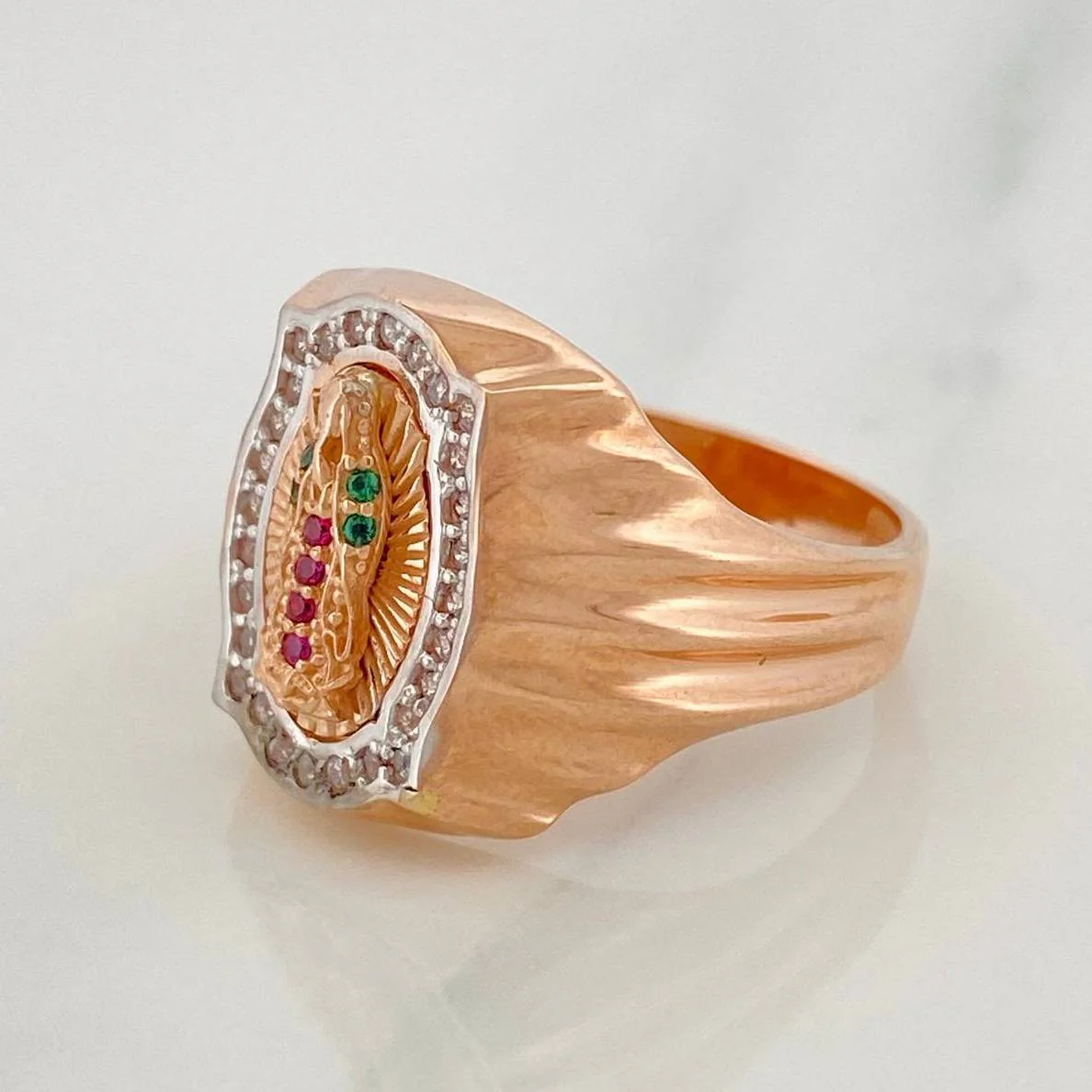 Anillo Virgen de Guadalupe 6.4g / T7 1/4 Dos Oros Blanco Rosa 18K - Image 2