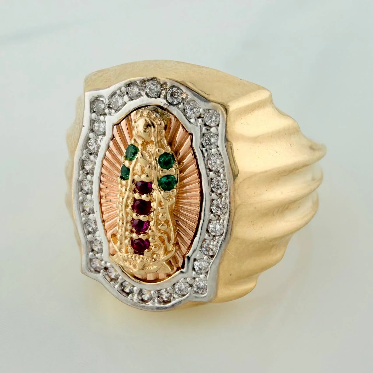 Anillo Virgen Guadalupe 5.75 g / T 7 3/4 Tres Oros 18K - Image 2
