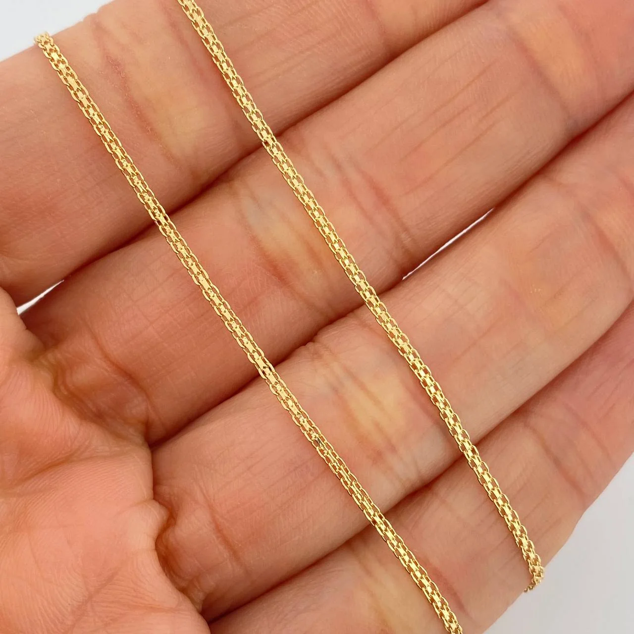 Cadena China 5.6 g / 23 3/4 in / 2 mm Oro Amarillo 18K - Image 3