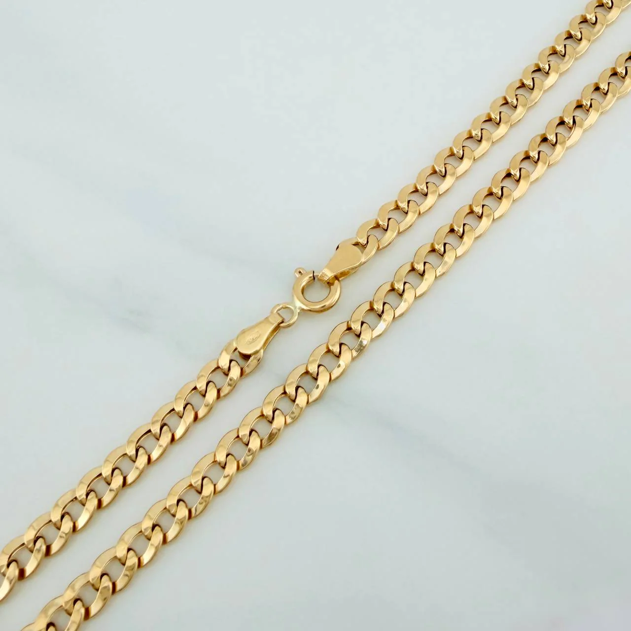 Cadena Cubana 7.9 g / 24 in / 4 mm Oro Amarillo 18K - Image 3