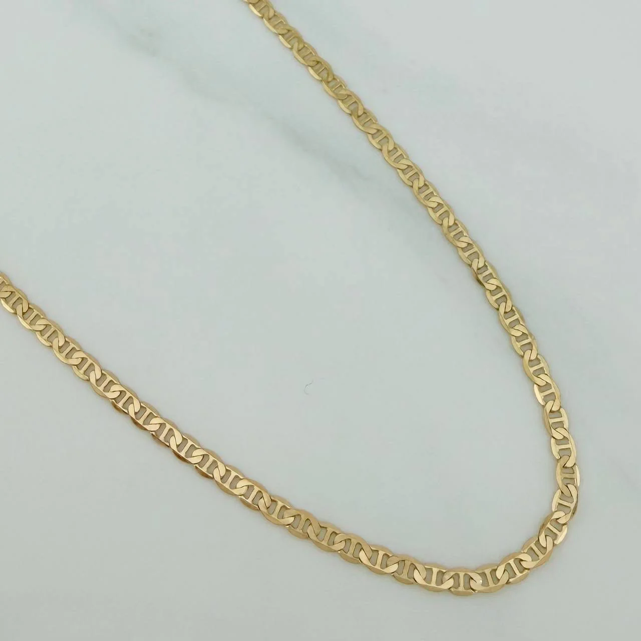 Cadena Escalera Plana 2.35 g / 23 1/2 in / 0.8 mm Oro Amarillo 18K