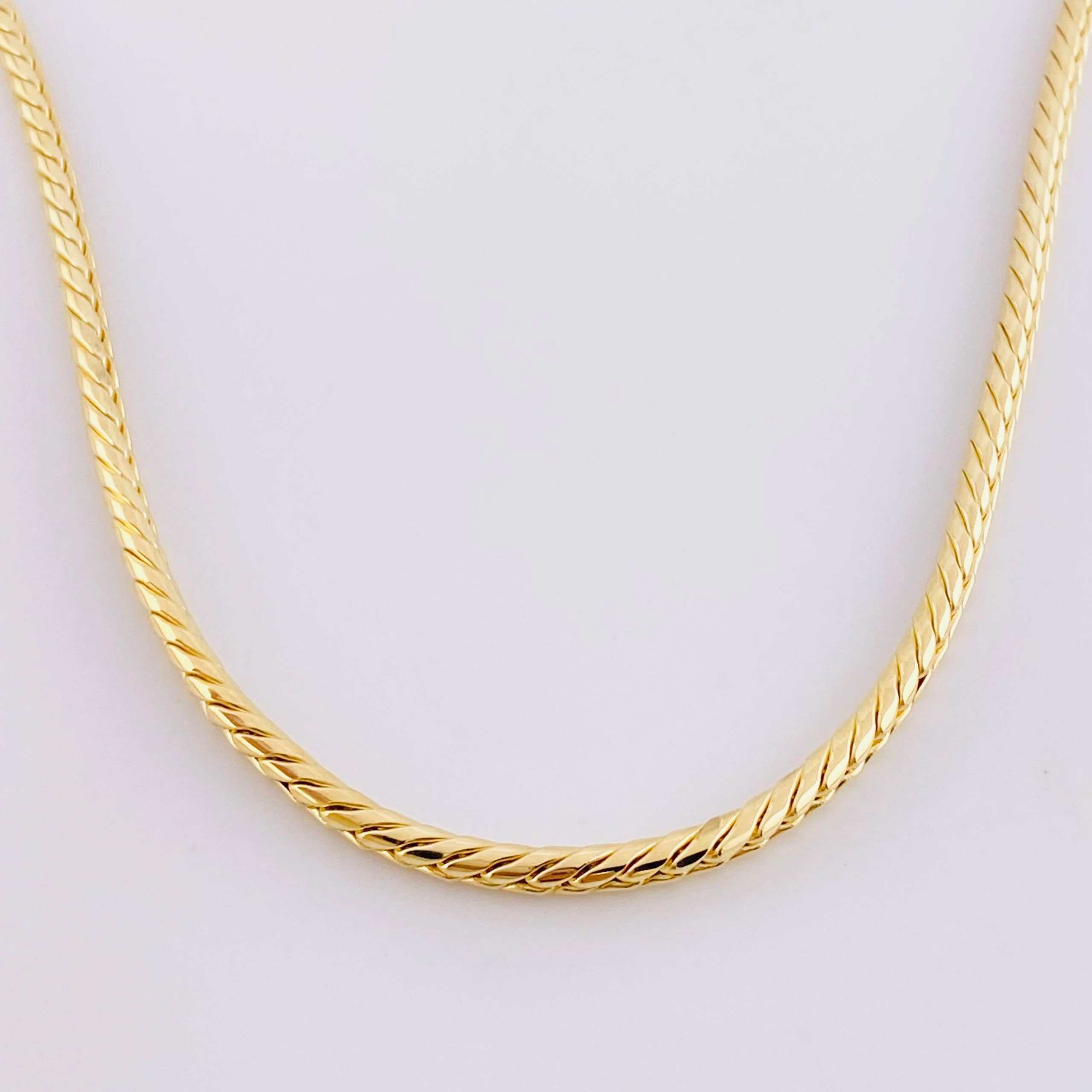 Cadena Serpiente 14.4g / 24 in / 3.3mm Oro Amarillo 18K
