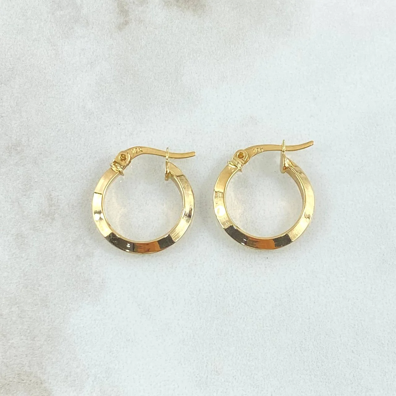 Candongas Clau 0.8 g / 1/2 in Oro Amarillo 18K - Image 2