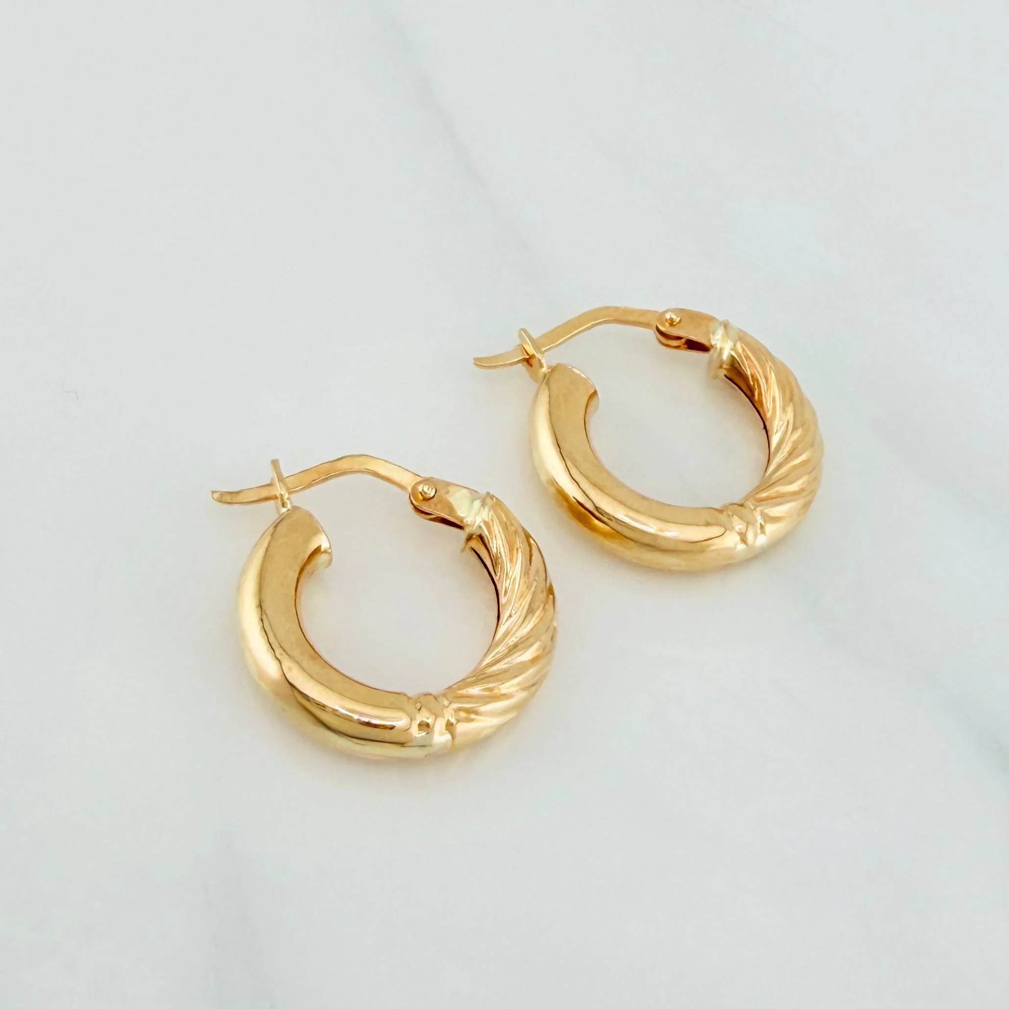 Candongas Adel 1.75 g / 3/4 in Oro Amarillo 18K - Image 2