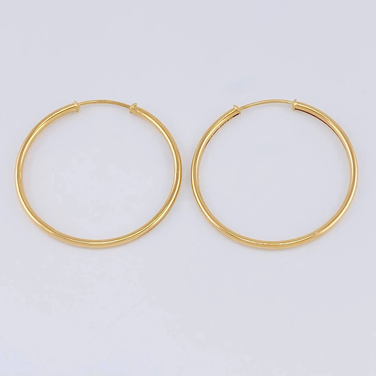 Candongas Aro Liso 2.95 g / 1 1/4 in Oro Amarillo 18K