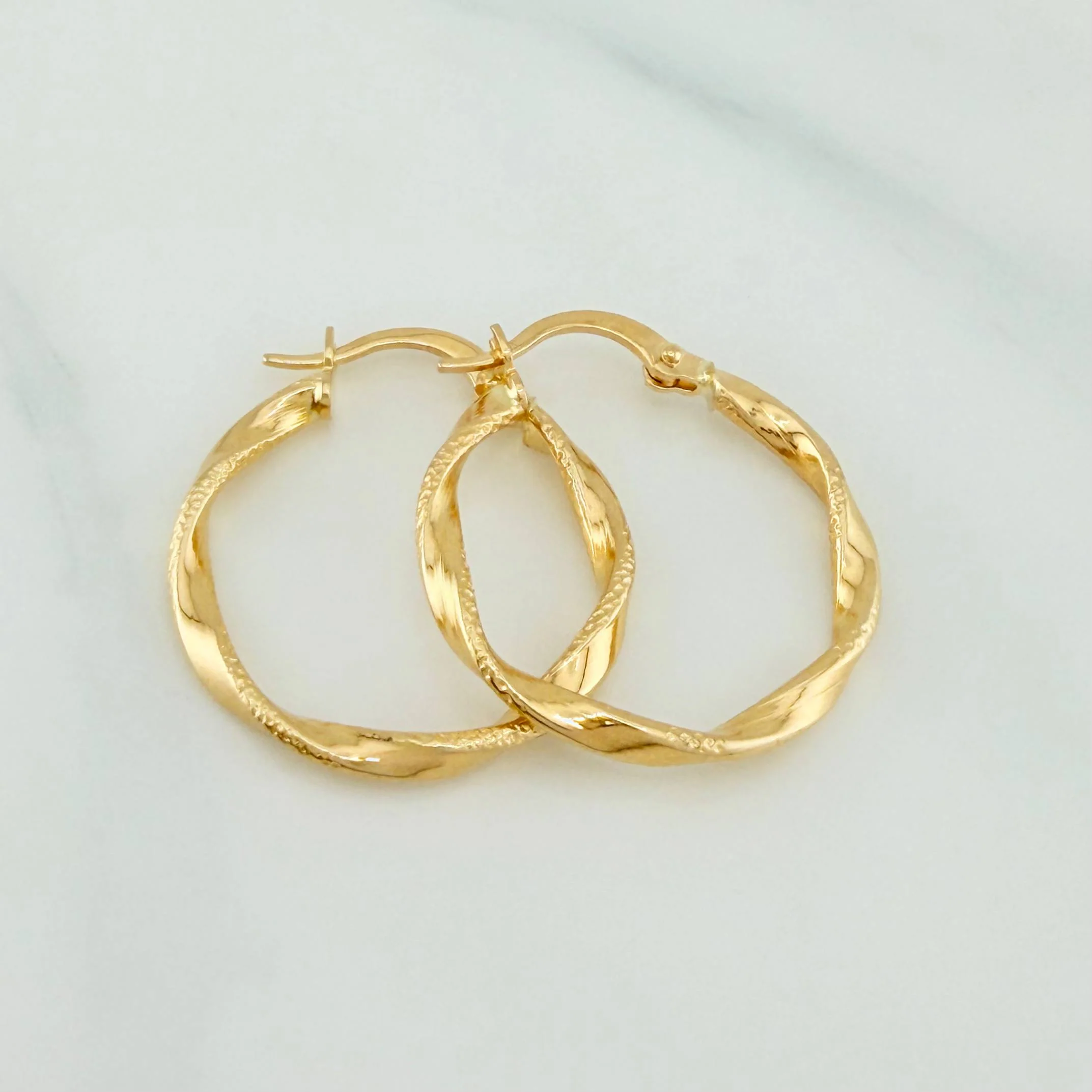 Candongas Asby 1.5 g / 1 in Oro Amarillo 18K - Image 3