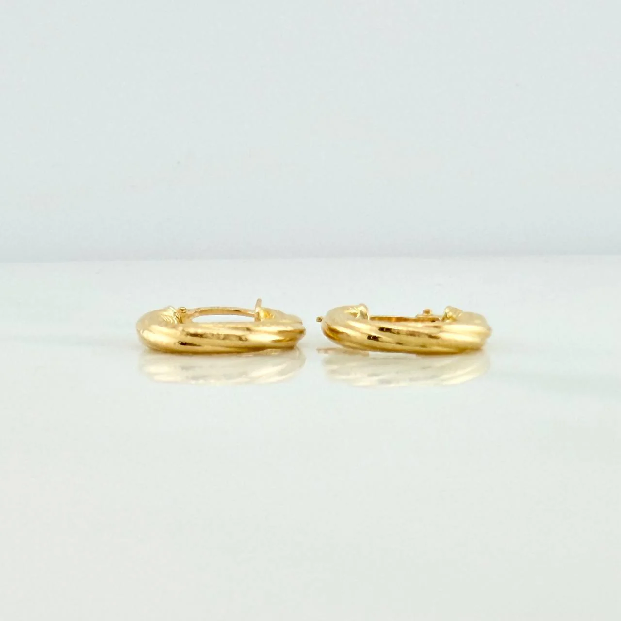 Candongas Carly 1.35gr / 3/4 in / Oro Amarillo 18K % - Image 4